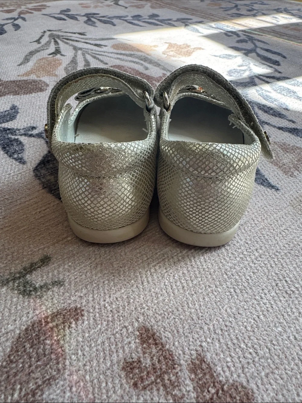 Naturino Girls Metallic Gold Mary Jane Shoes with Bow Size 22